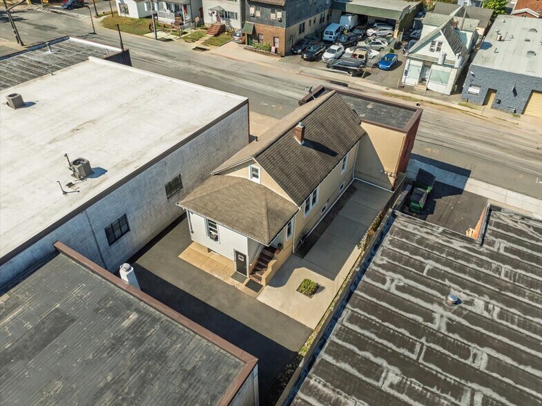 616 E Elizabeth Ave, Linden, NJ à vendre - Photo de l’immeuble – Image 2 sur 6