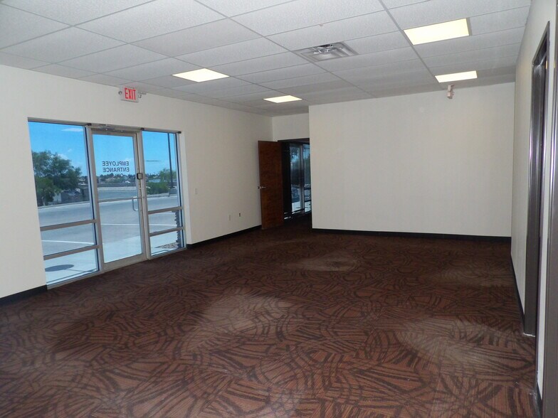 11500 Pellicano Dr, El Paso, TX à vendre - Photo de l’immeuble – Image 2 sur 4