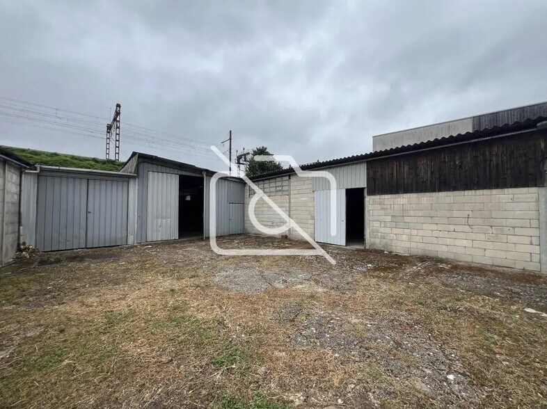 Local d'activités dans Savigny-sur-Orge à vendre - Photo de l’immeuble – Image 2 sur 4
