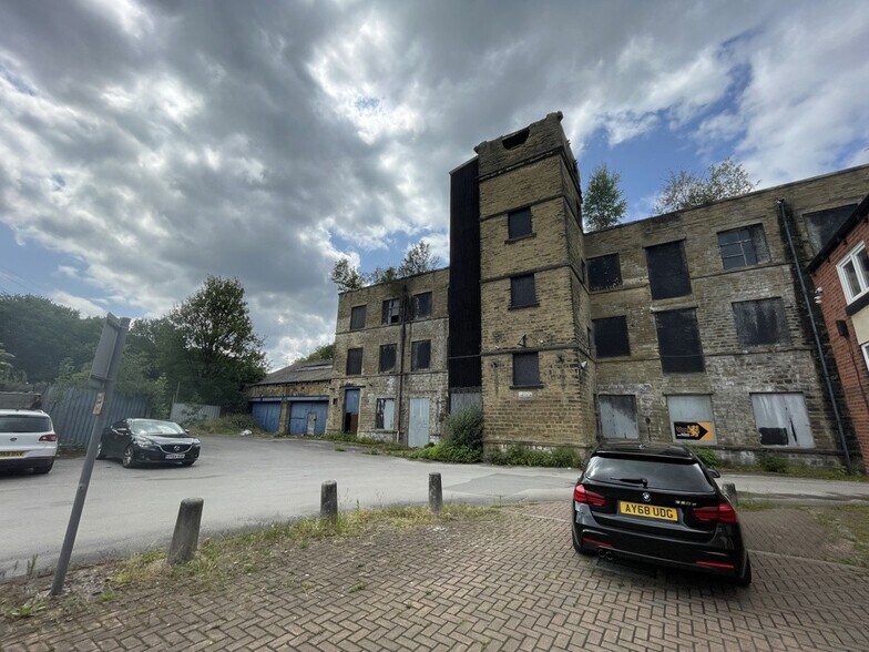 Commercial Road, Leeds à vendre - Photo principale – Image 1 sur 4