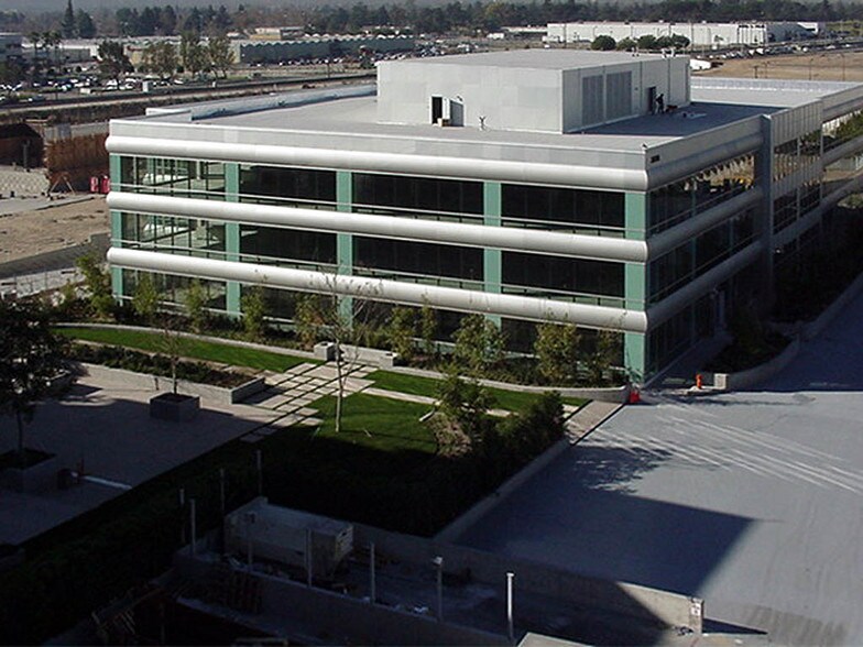 2233 N Ontario St, Burbank, CA à louer - Photo de l’immeuble – Image 2 sur 6