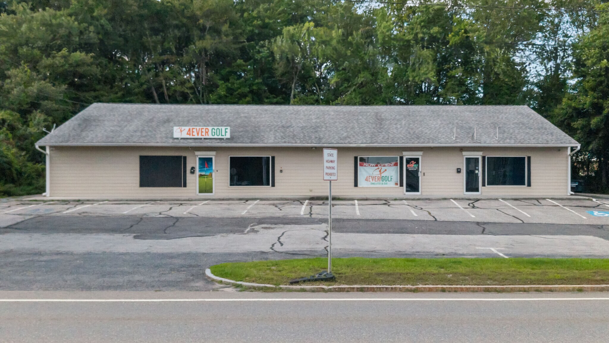 184 W Main St, Dudley, MA à vendre Photo de l’immeuble– Image 1 sur 44