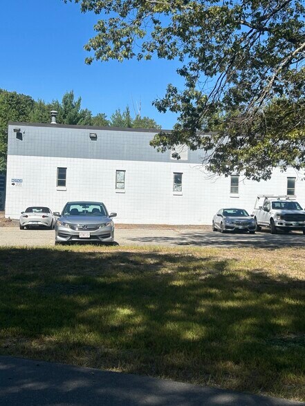 104 Perimeter Rd, Nashua, NH à vendre - Photo de l’immeuble – Image 3 sur 12