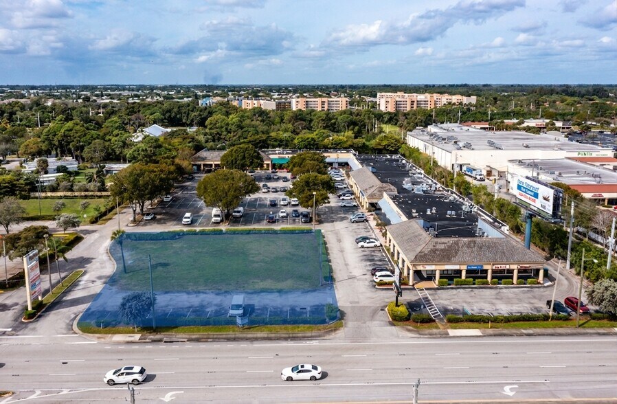 2845 N Military Trl, West Palm Beach, FL à louer - Photo de l’immeuble – Image 2 sur 11