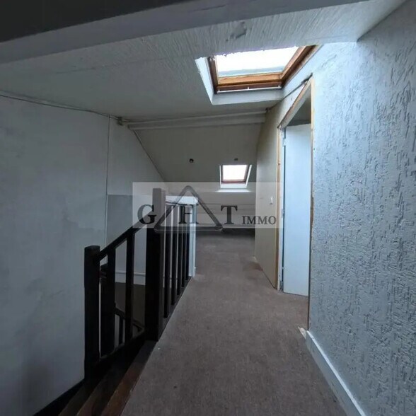 Bureau dans Maisons-Alfort à vendre - Photo de l’immeuble – Image 1 sur 12