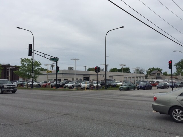 8251 S Harlem Ave, Bridgeview, IL à louer Photo de l’immeuble– Image 1 sur 6