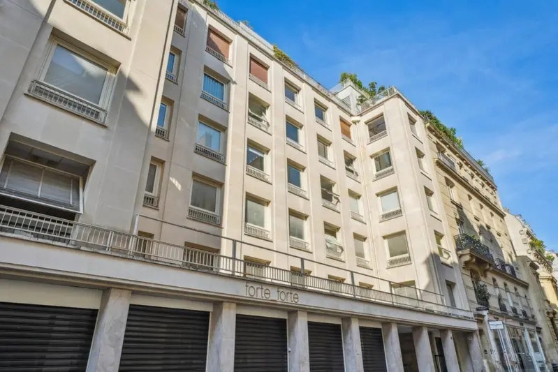11 Rue De Grenelle, Paris à louer Photo de l’immeuble– Image 1 sur 24