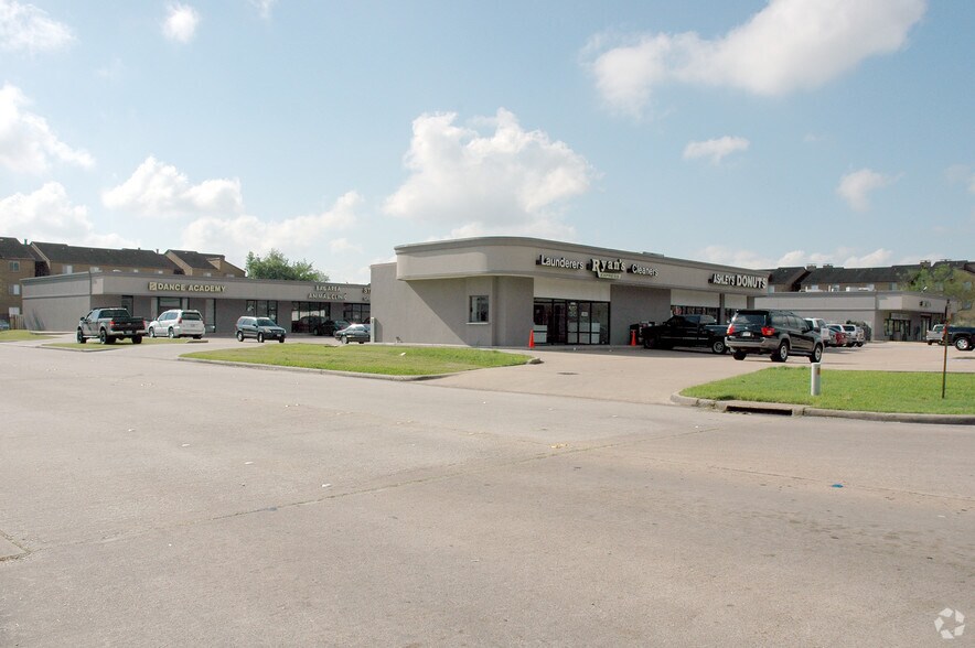 2150 Bay Area Blvd, Houston, TX à louer - Photo de l’immeuble – Image 2 sur 4