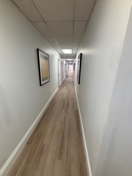 275 Commercial Blvd, Lauderdale By The Sea, FL à louer - Photo de l’immeuble – Image 2 sur 17
