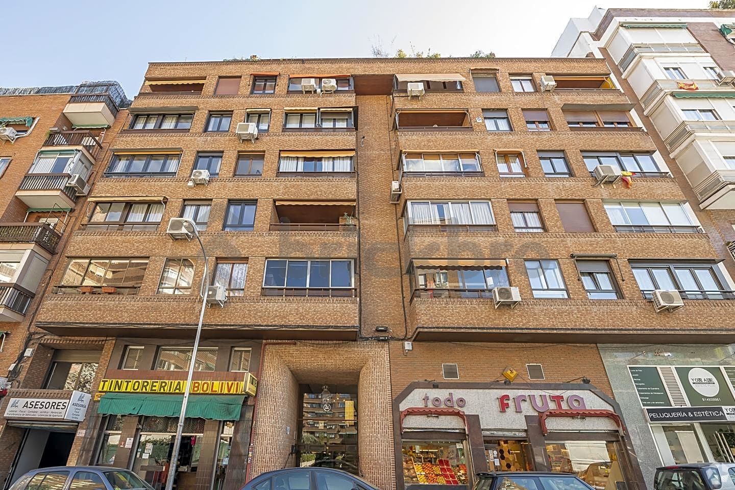 Immeuble residentiel dans Madrid, Madrid à vendre Photo intérieure– Image 1 sur 2