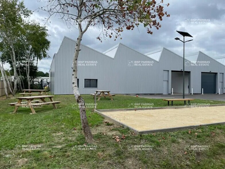 Local d’activités dans Carquefou à louer - Photo de l’immeuble – Image 1 sur 7