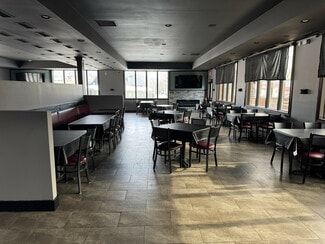 Plus de détails pour 173 English Landing Dr, Parkville, MO - Local commercial à louer