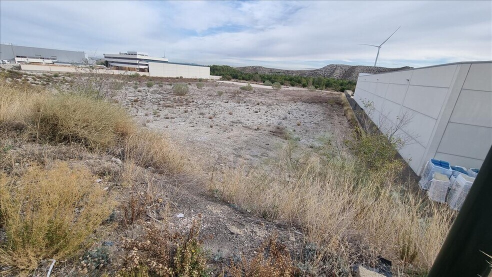 Terrain dans Zaragoza à vendre - Photo de l’immeuble – Image 3 sur 7