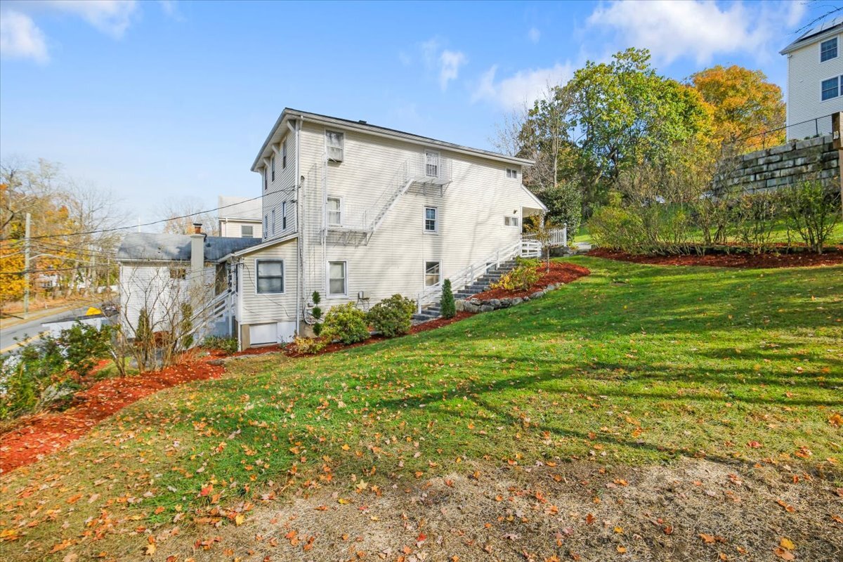 931 N Division St, Peekskill, NY à vendre Photo de l’immeuble– Image 1 sur 11