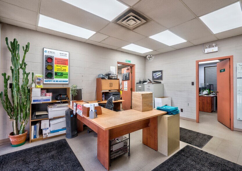 2889 Norland Ave, Burnaby, BC à vendre - Photo intérieure – Image 2 sur 7