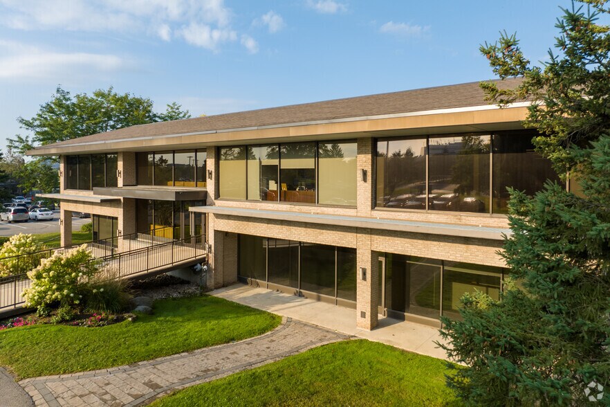 180 Renfrew Dr, Markham, ON à louer - Photo de l’immeuble – Image 2 sur 4