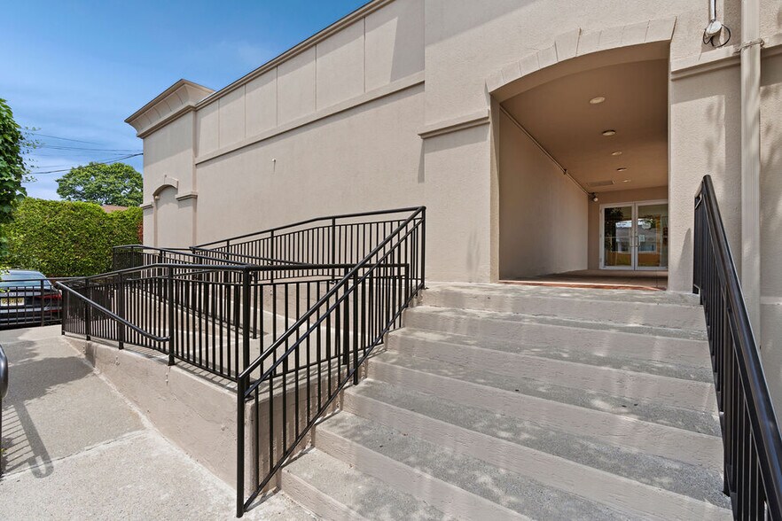 2777 Hylan Blvd, Staten Island, NY à vendre - Photo de l’immeuble – Image 3 sur 38