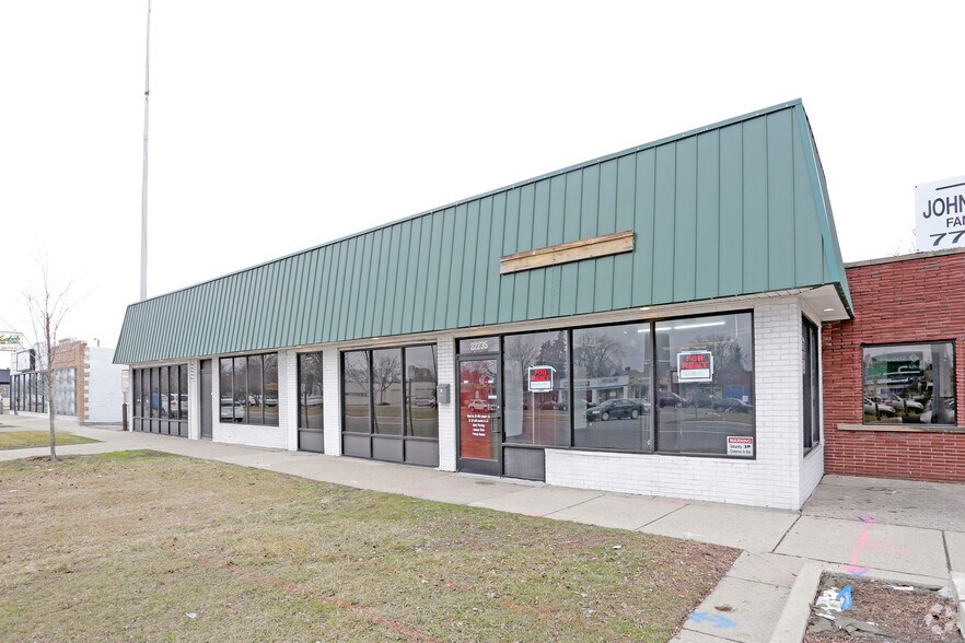22225-22235 Gratiot Ave, Eastpointe, MI à louer - Photo de l’immeuble – Image 3 sur 5