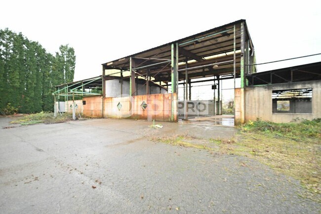 Plus de détails pour Boulevard Maugrand, Montceau-les-Mines - Local d’activités à vendre