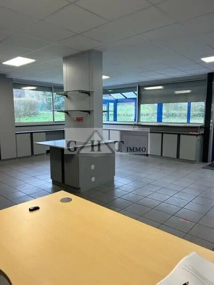 Bureau dans Le Pin à louer - Photo intérieure – Image 3 sur 8