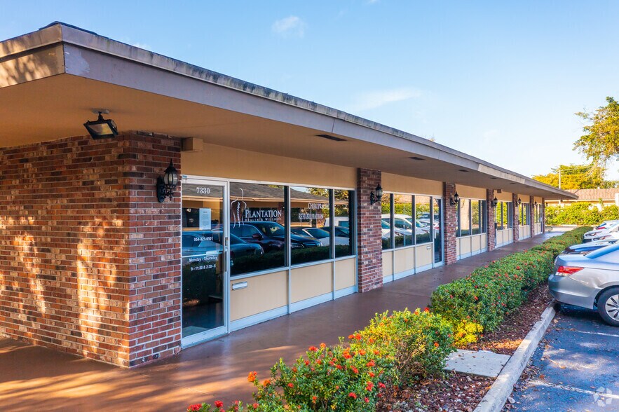 7330-7350 NW 5th St, Plantation, FL à vendre - Photo principale – Image 1 sur 22