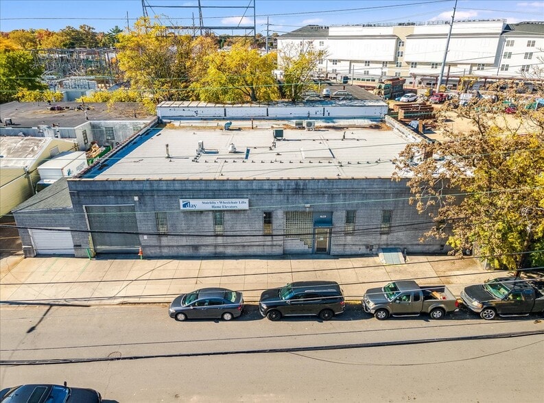 50 Hempstead Gardens, West Hempstead, NY à vendre - Photo de l’immeuble – Image 3 sur 10