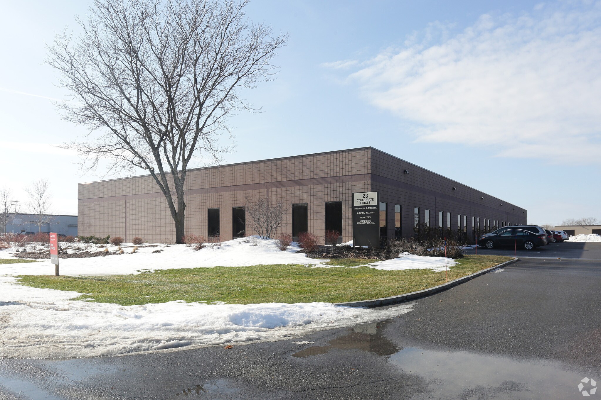 23 Corporate Dr, East Syracuse, NY à louer Photo principale– Image 1 sur 6