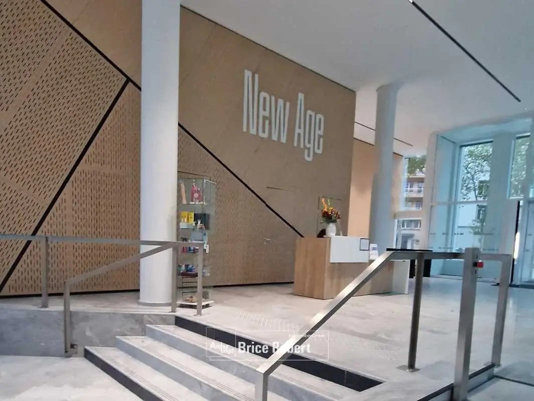 Bureau dans Lyon à louer Photo de l’immeuble– Image 1 sur 24