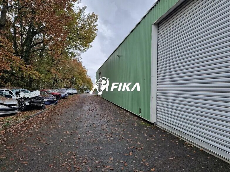 Local d'activités dans Fronton à vendre - Photo de l’immeuble – Image 3 sur 12