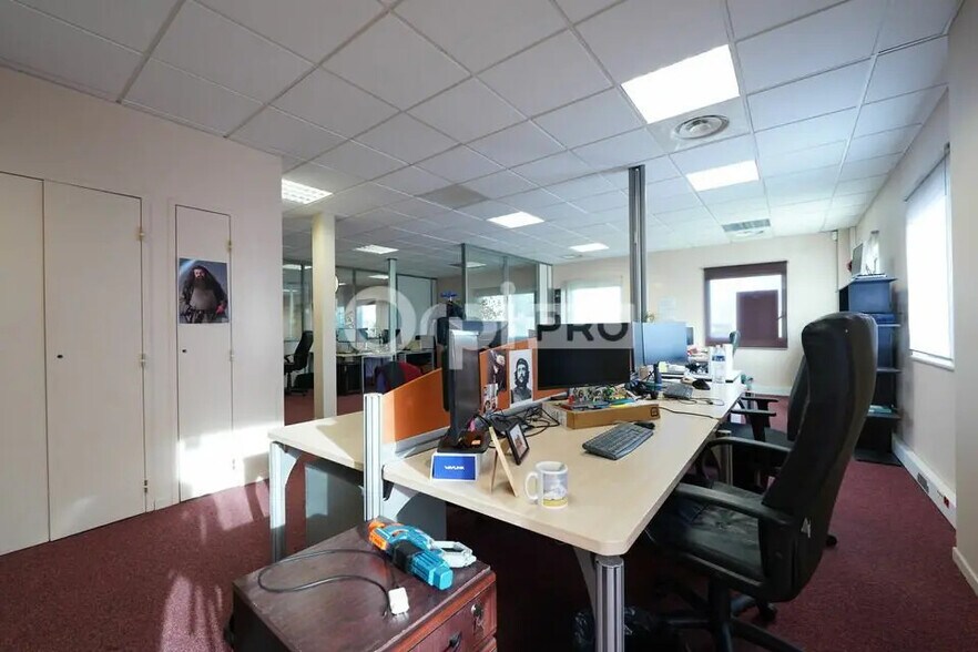 Bureau dans Rillieux-la-Pape à louer - Photo de l’immeuble – Image 2 sur 13