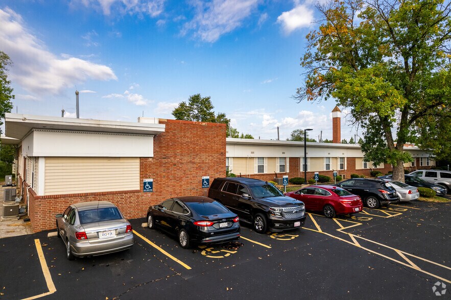 1425 N New Florissant Rd, Florissant, MO à vendre - Photo de l’immeuble – Image 2 sur 32