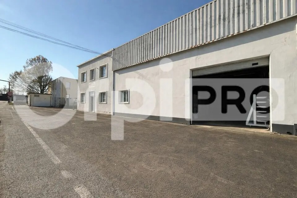 Local d’activités dans Clairoix à louer Photo de l’immeuble– Image 1 sur 5