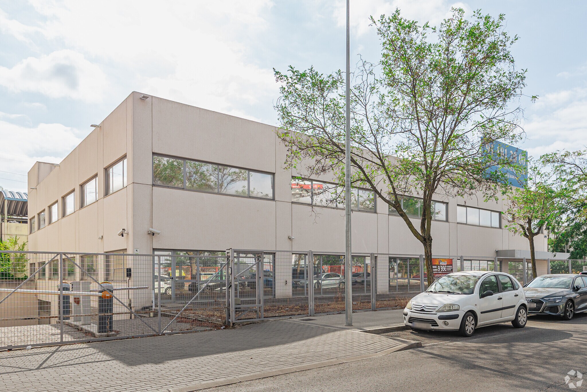 Calle Sofía, 10-12, Las Rozas de Madrid, Madrid à louer Photo principale– Image 1 sur 36