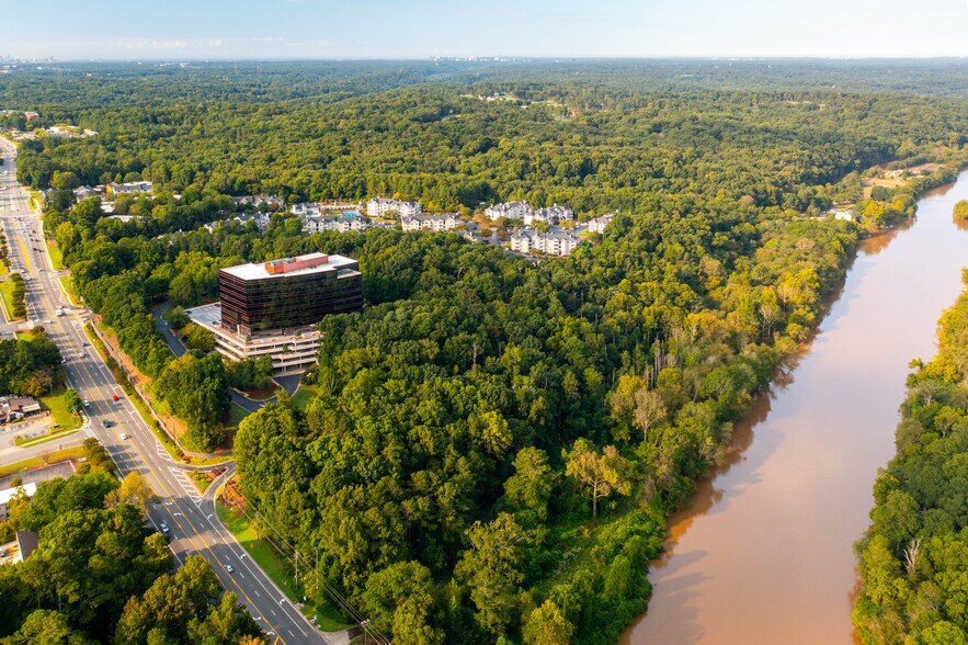 9040 Roswell Rd, Atlanta, GA à louer - Aérien – Image 3 sur 19