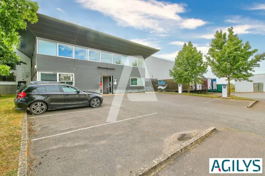 Industriel/Logistique dans Saint-Michel-sur-Orge à louer - Photo de l’immeuble – Image 3 sur 4