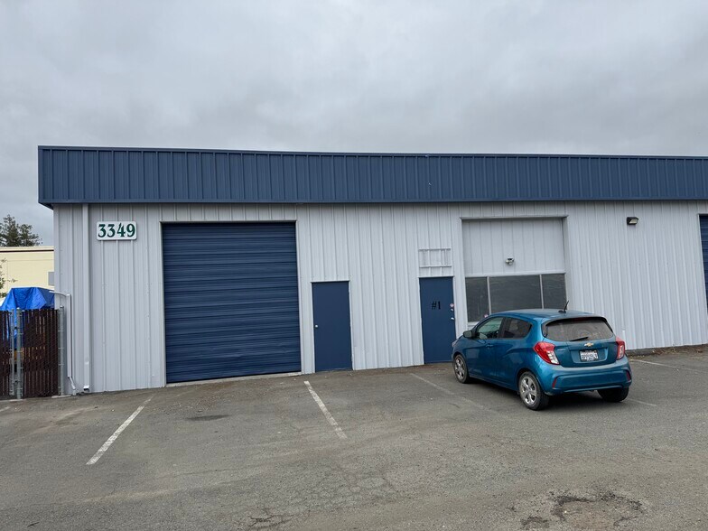 3355 Industrial Dr, Santa Rosa, CA à louer - Photo de l’immeuble – Image 2 sur 3