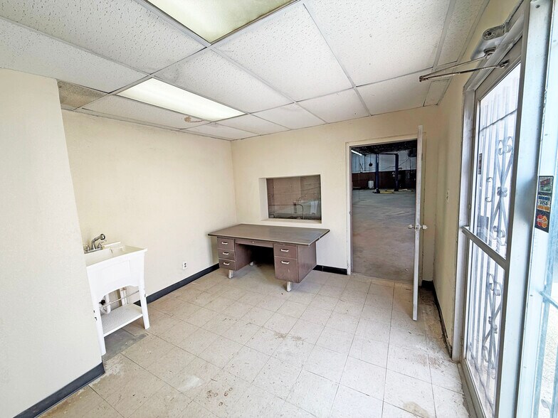1118 N Texas Ave, Odessa, TX à louer - Photo de l’immeuble – Image 3 sur 7