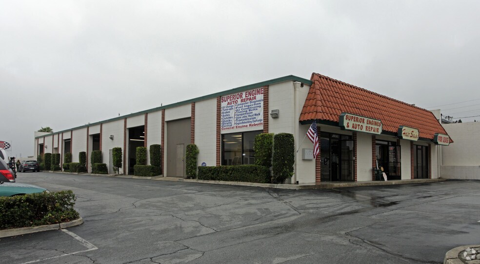 933 N Central Ave, Upland, CA à louer - Photo principale – Image 1 sur 3
