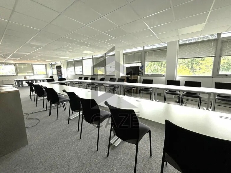 Bureau dans Pessac à louer - Photo de l’immeuble – Image 2 sur 6