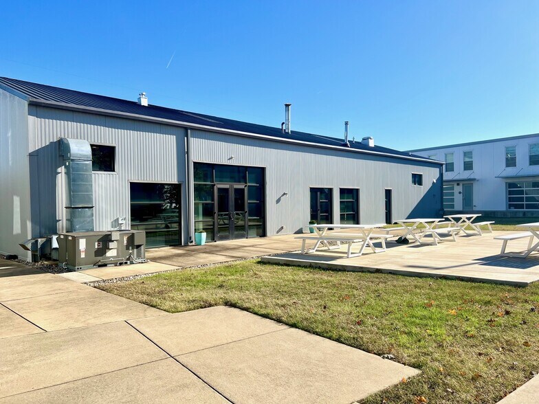 372 Herron Dr, Nashville, TN à vendre - Photo de l’immeuble – Image 2 sur 7