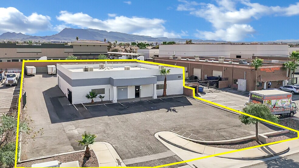 231 Sunpac Ave, Henderson, NV à louer - Photo de l’immeuble – Image 3 sur 8