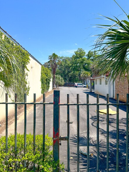 755-757 Government St, Mobile, AL à louer - Photo de l’immeuble – Image 3 sur 9