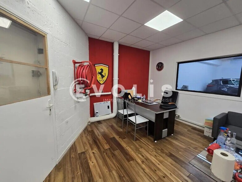 Local d’activités dans Morangis à louer - Photo de l’immeuble – Image 2 sur 8