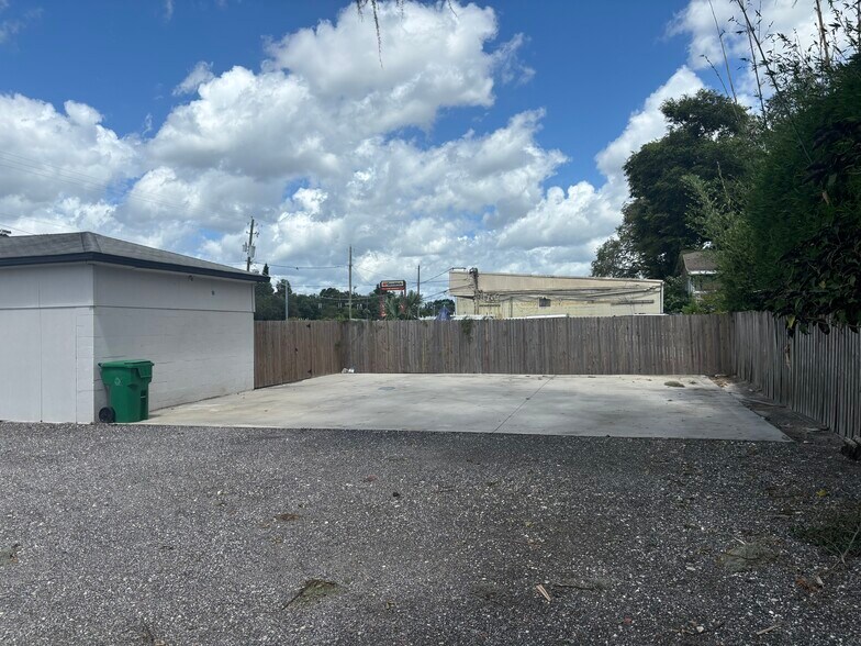 246 W Hillsborough Ave, Tampa, FL à louer - Photo de l’immeuble – Image 3 sur 16