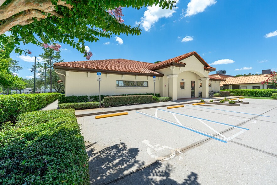 7848 Lake Underhill Rd, Orlando, FL à louer - Photo de l’immeuble – Image 2 sur 11