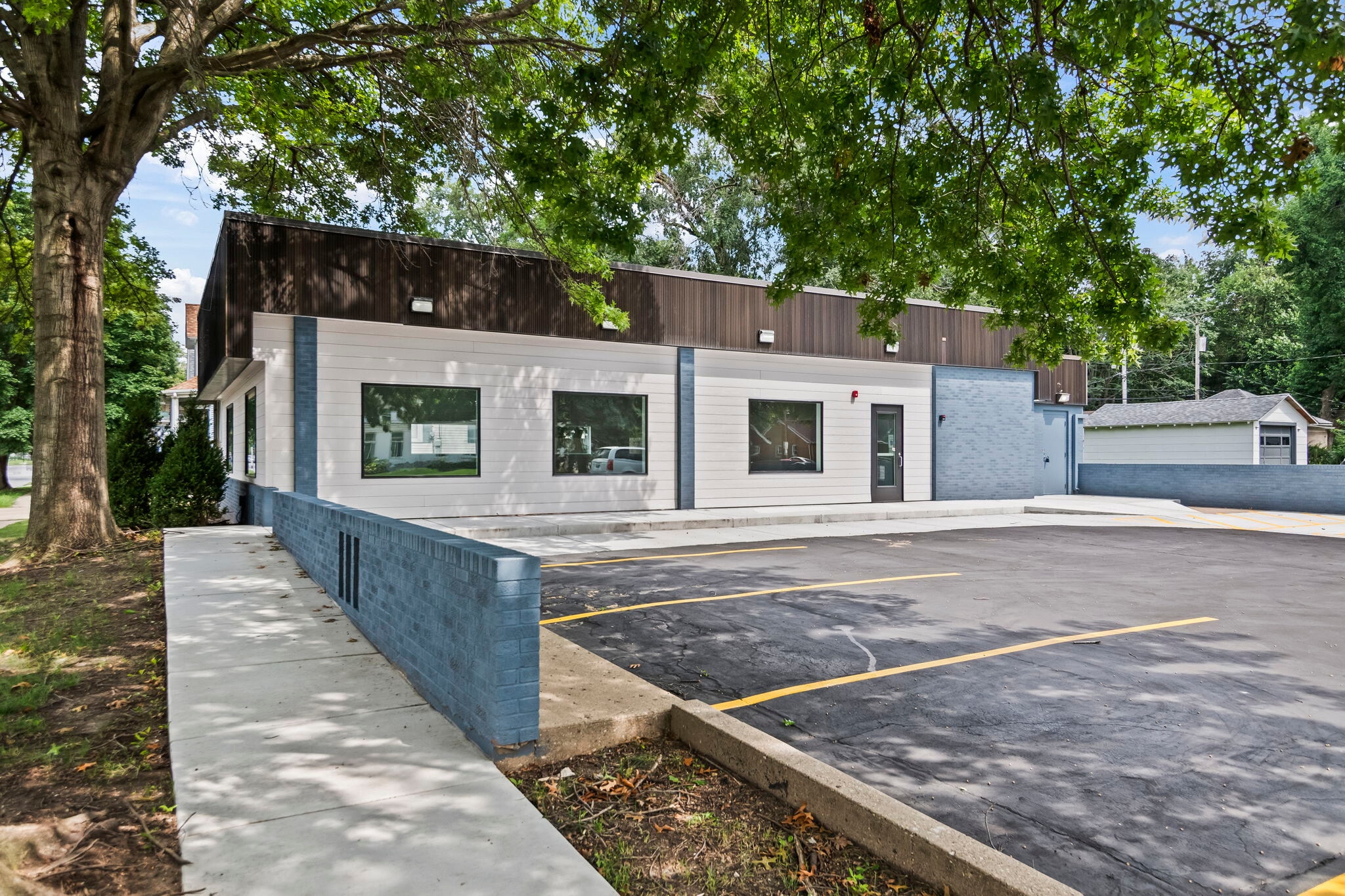 720 South Grand Ave W, Springfield, IL à vendre Photo de l’immeuble– Image 1 sur 20