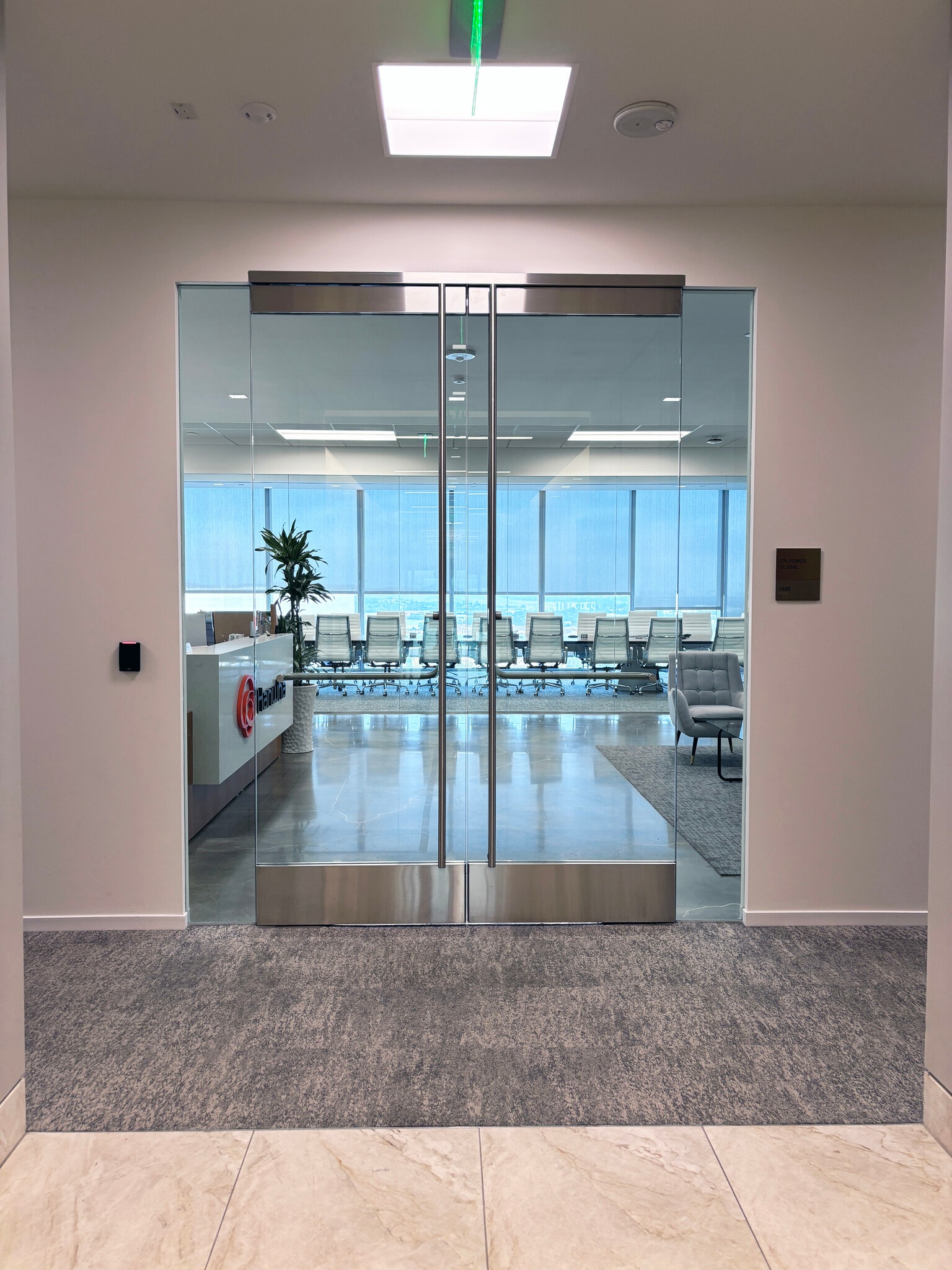 400 Spectrum Center Dr, Irvine, CA à louer Photo intérieure– Image 1 sur 16