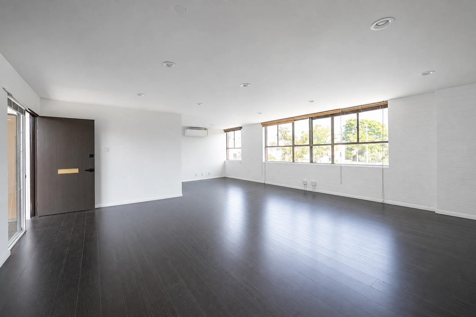 9024 W Olympic Blvd, Beverly Hills, CA à louer Photo intérieure– Image 1 sur 4