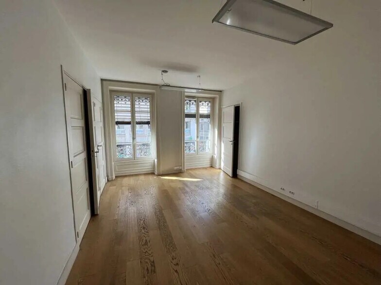 55 Rue De La République, Lyon à louer - Photo de l’immeuble – Image 3 sur 10
