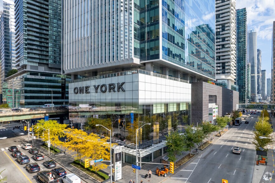 1 York St, Toronto, ON à louer - Photo de l’immeuble – Image 1 sur 7